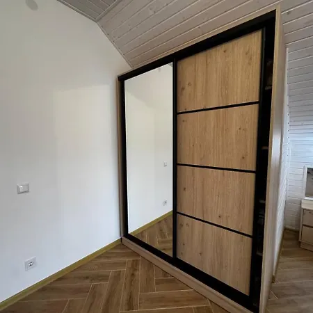 Bilia Tustani Apartment Urych
