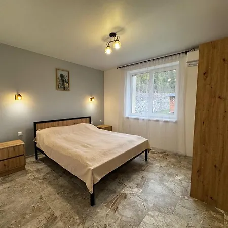 Bilia Tustani Apartment Urych
